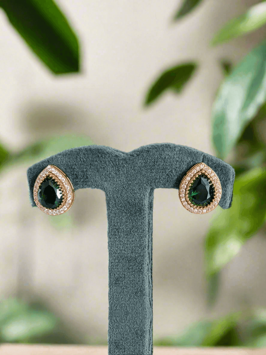 Antique Gold Hasli Set with Green Stone - Mirae