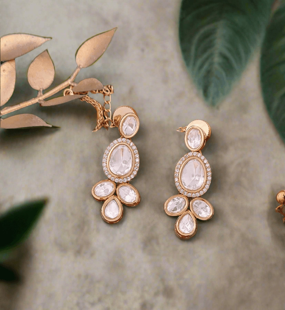 MODERN DEMI-FINE SET FOR SUBTLE OPULANCE - Mirae 