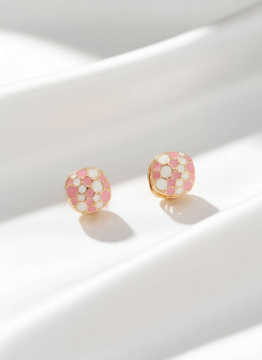 Enamelled studs