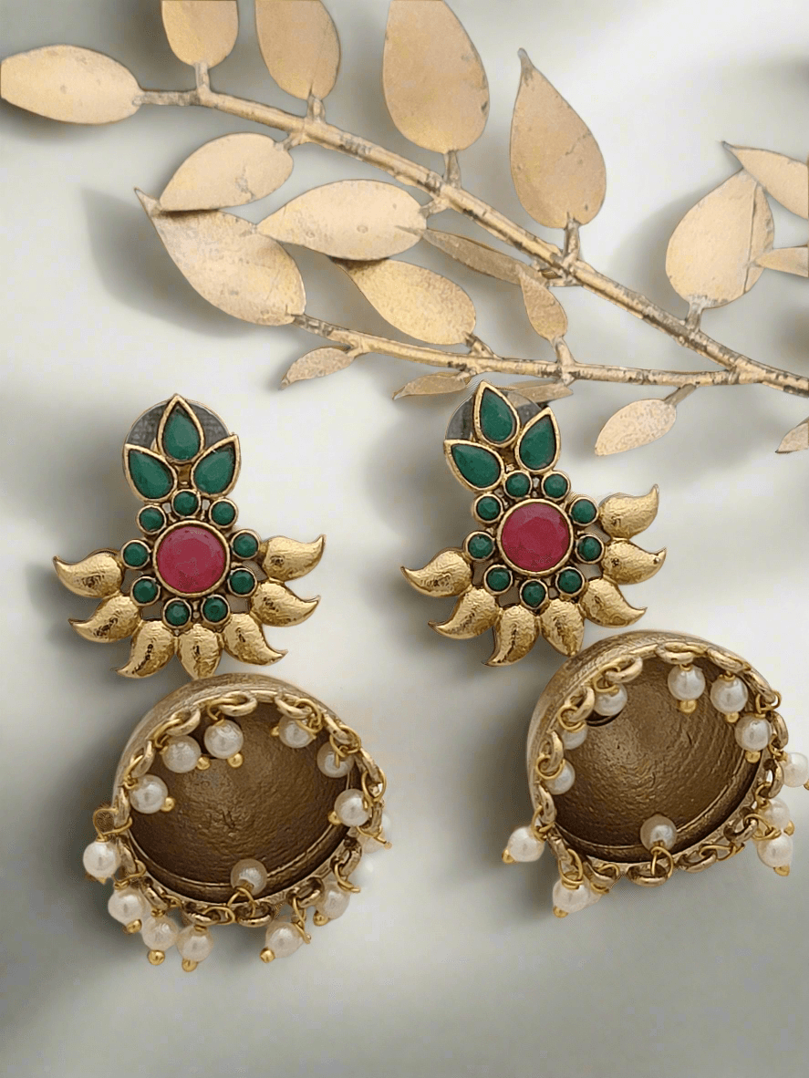 Traditional earrings in gold finish - Mirae 